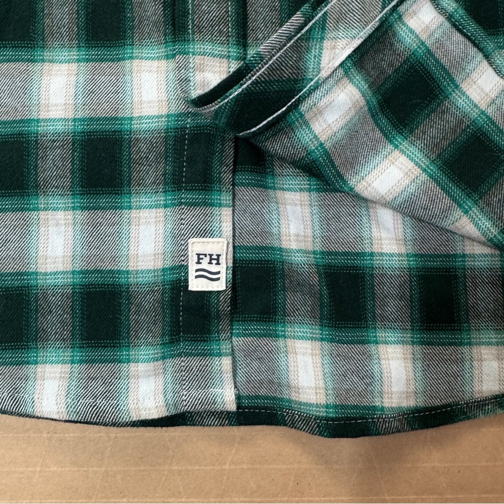 Fair Harbor Green Plaid Men's Shirt Sz M - Picture 3 of 5